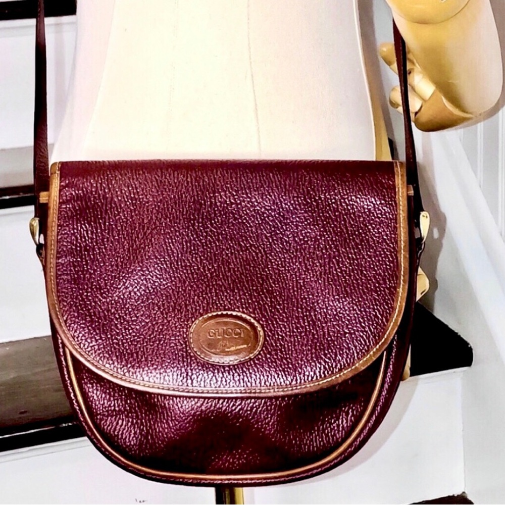 GUCCI PLUS Tumbled Wine Red Leather Flap Closure Messenger Bag VINTAGE